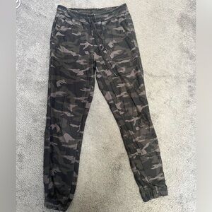 Camo athleta joggers. Size 6